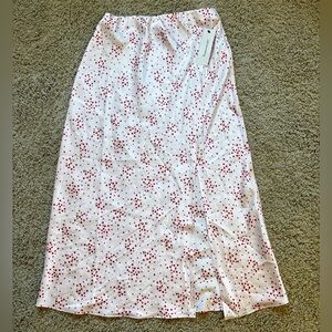 Francesca’s Heart Print Satin Midi Skirt | Size XS | NWT